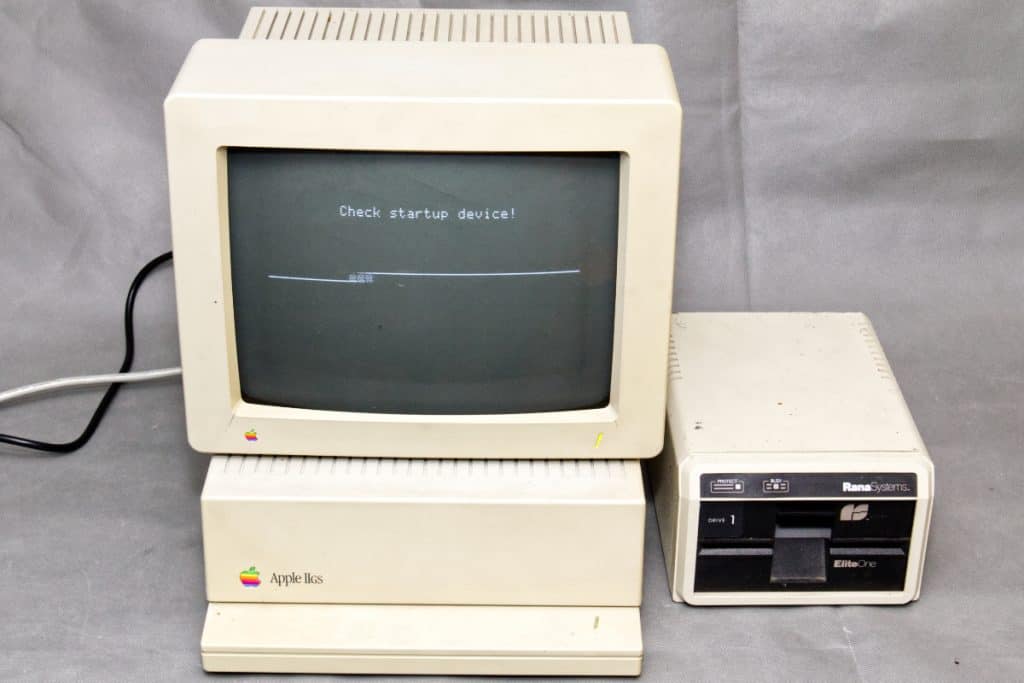 Vintage Apple IIGS - Machine Boots