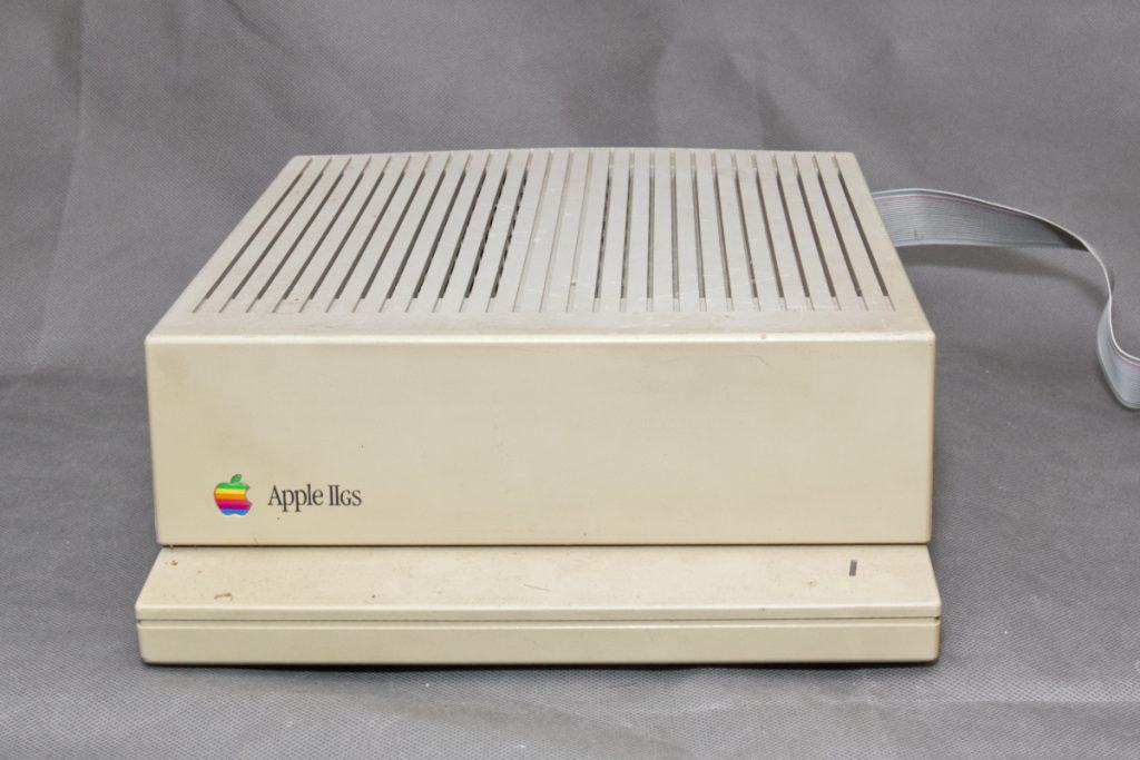 Vintage Apple IIGS - Machine Boots