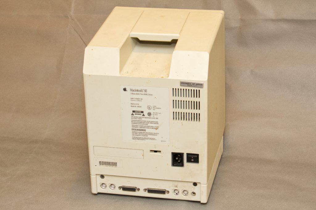 Macintosh SE - 1Mbyte RAM - Two 800K Drives